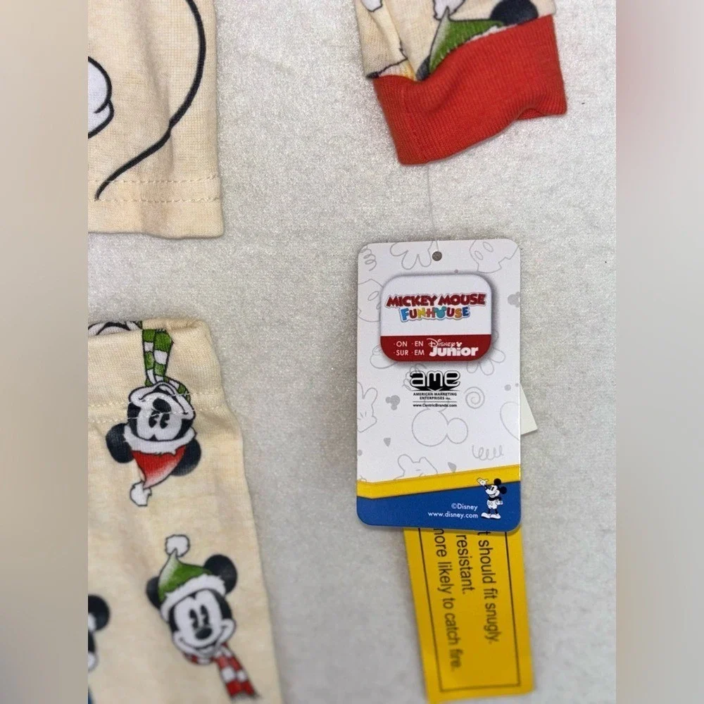DISNEY‎ Christmas Mickey Mouse Pajama Set Toddler Pluto Long Sleeve NEW 2T